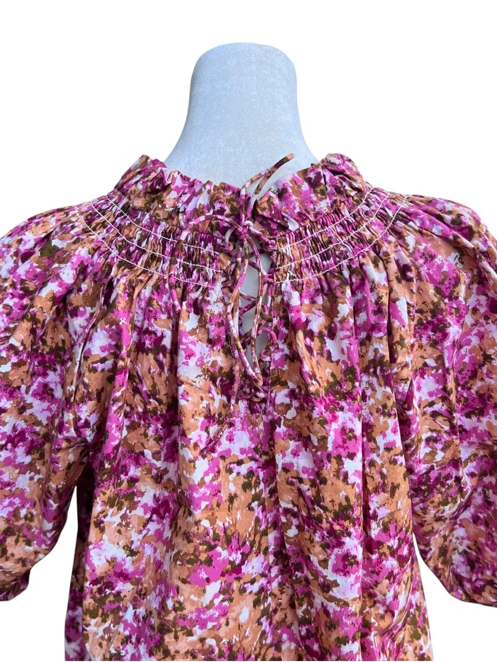 J. CREW Smocked neck puff-sleeve top in faded floral Sz S